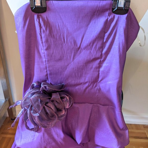 🔥 Purple Strapless Dress. Cocktail Ruffle Dress with Flower detail 🔥 - Picture 2 of 9